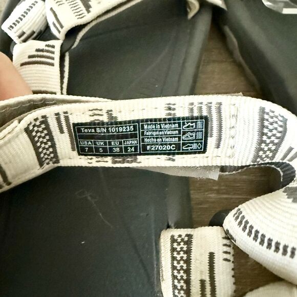 Teva Women's Hurricane XLT2 Sandals in Chara Bright White & Gray Pattern - 7 - Picture 7 of 8